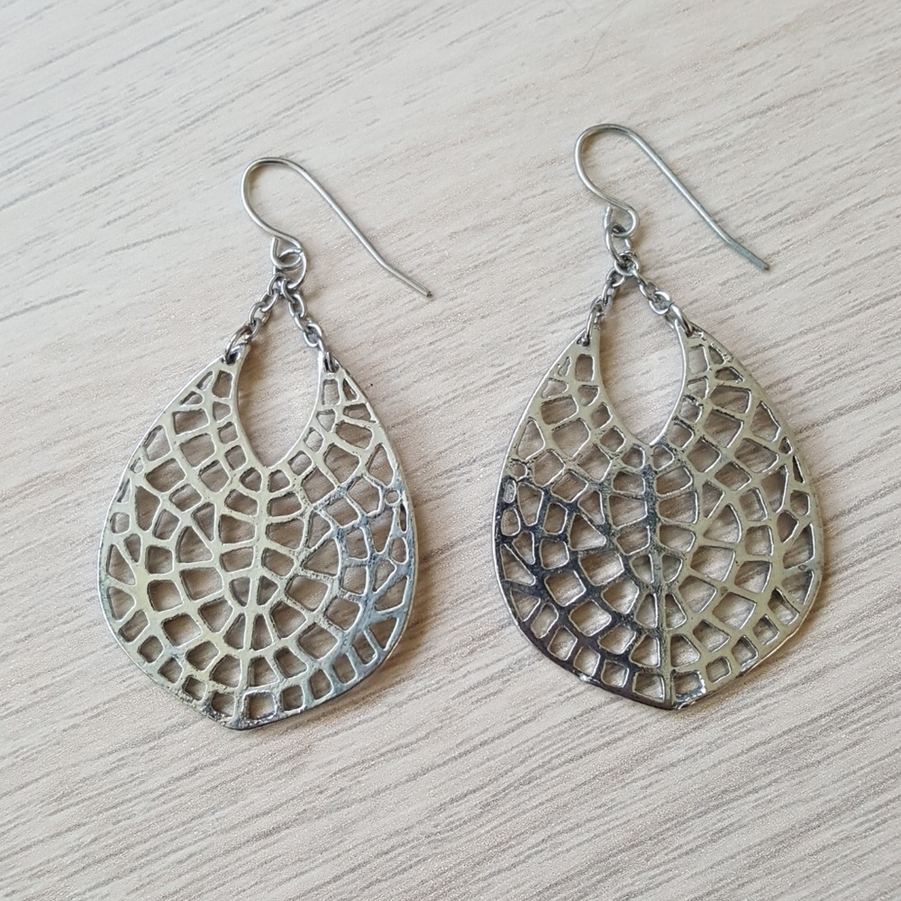 Elegant earrings